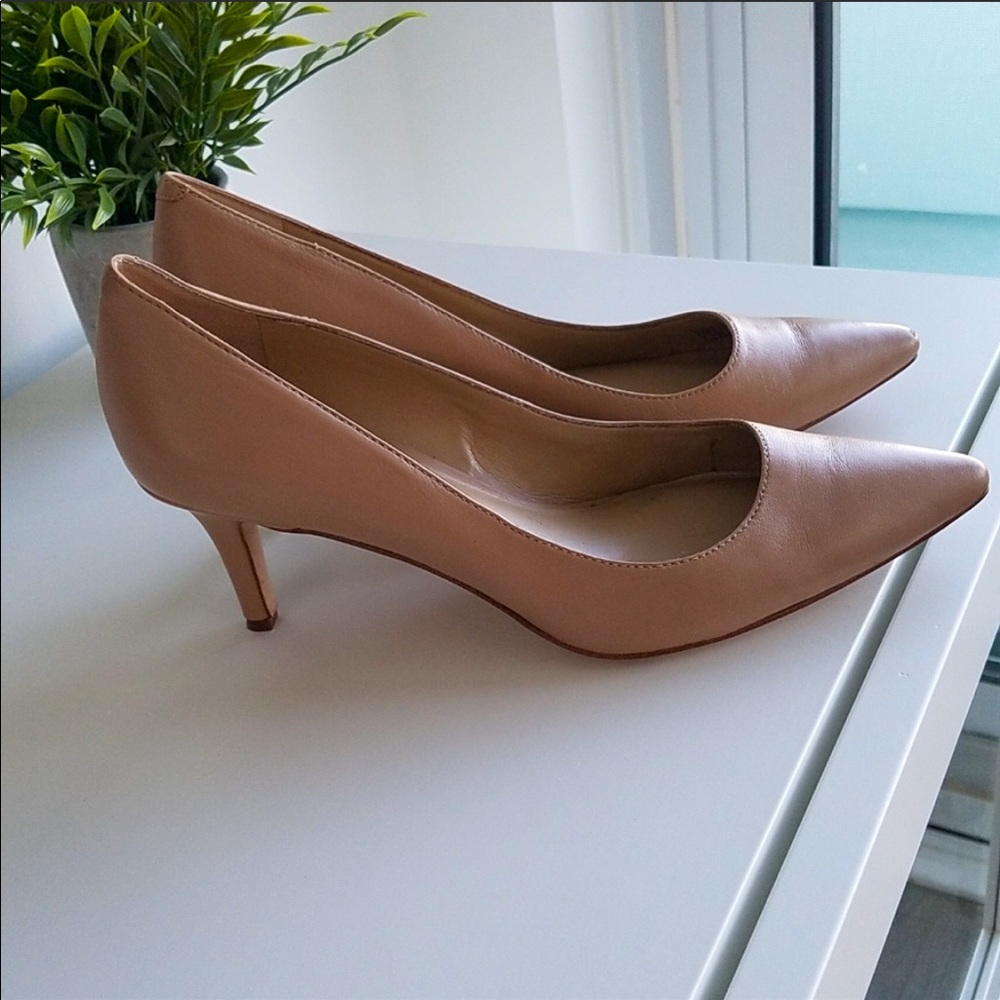 Anne Taylor nude kitten heels